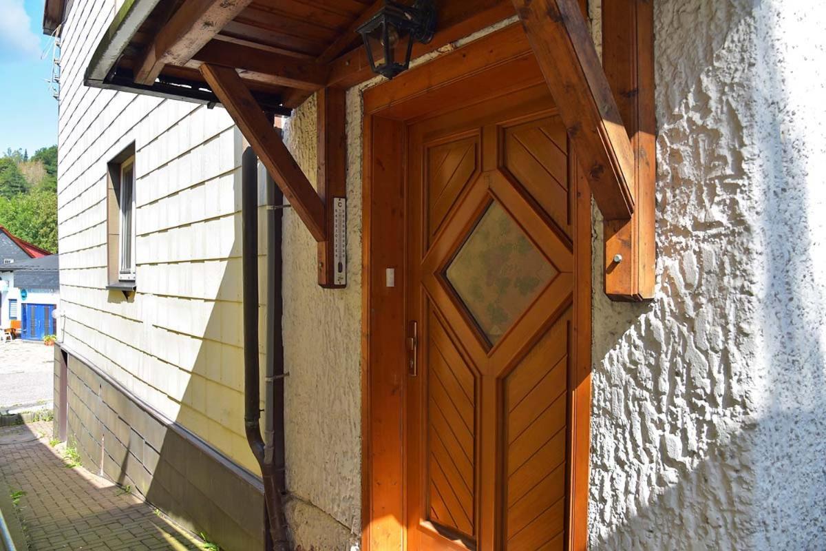 Monteurhaus-Arbeiterunterkunft Haus Markus Suhl Exterior foto